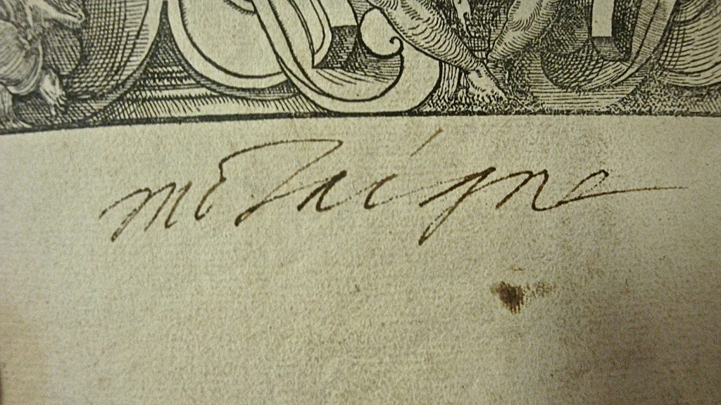 Signature, Fontenay-le-Comte, Médiathèque, photo A. Legros.